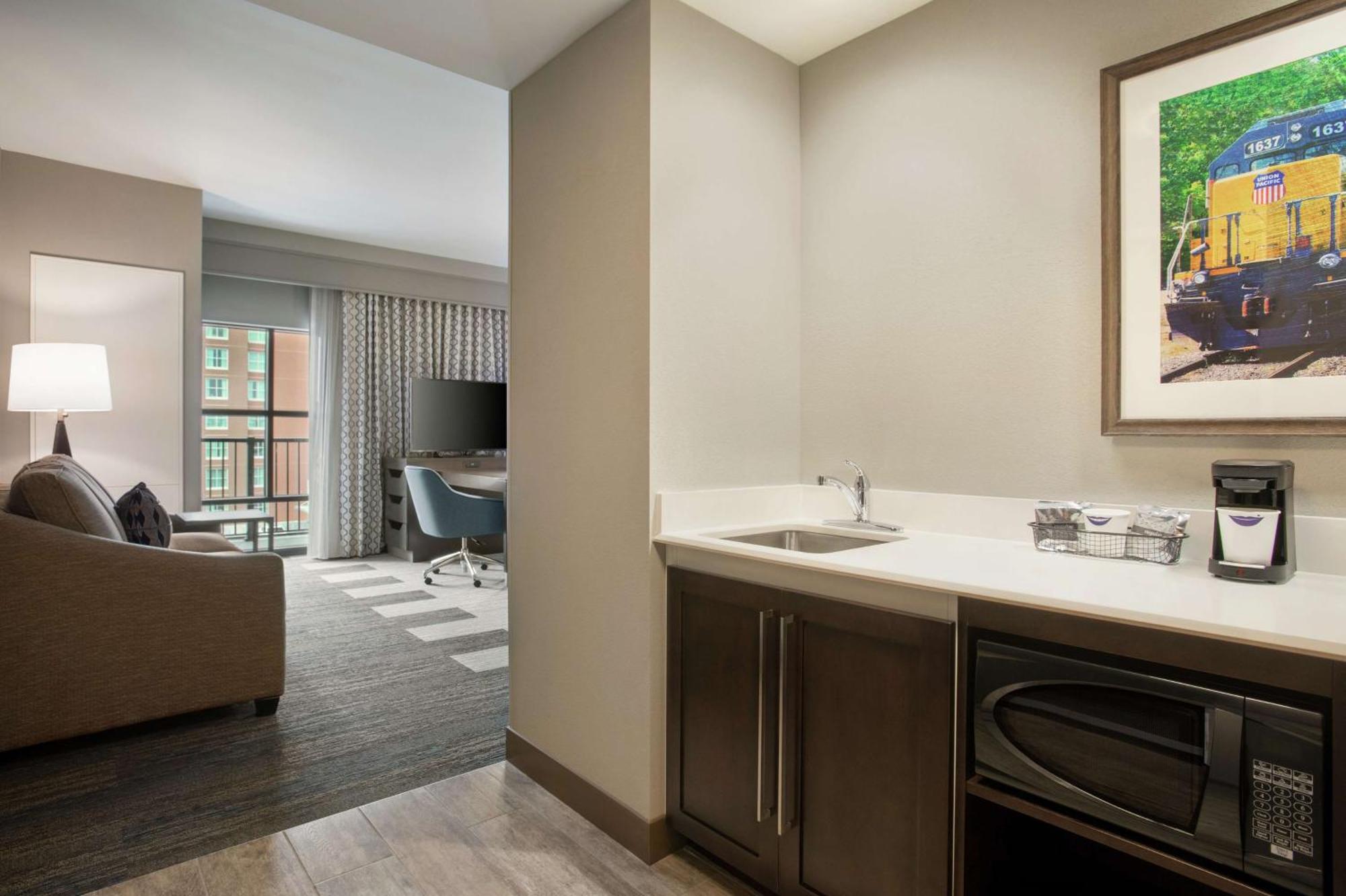 Hampton Kansas Downtown Crossroads Hotel 3*